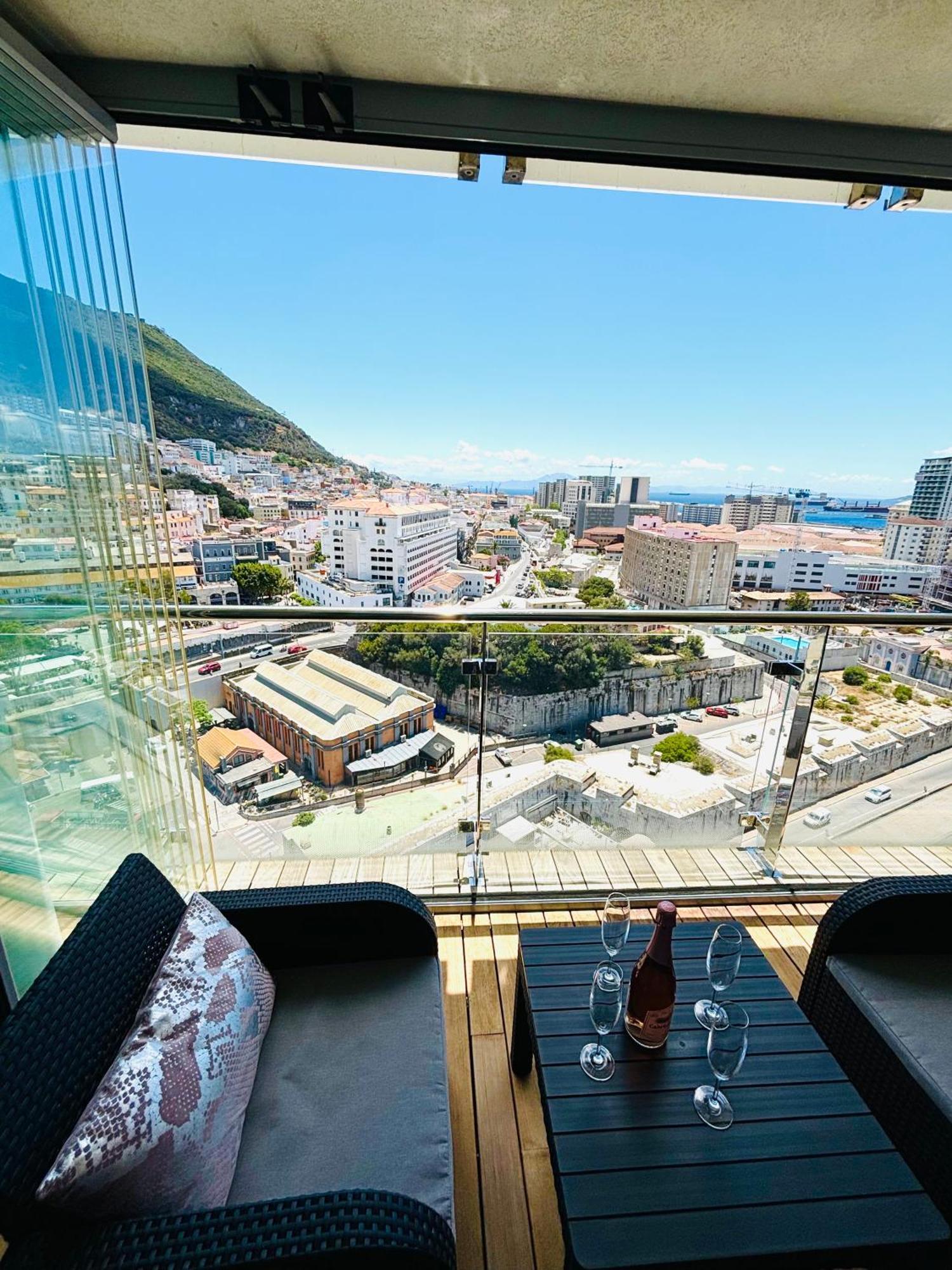 Ocean Village High Floor Luxury Modern Apartment Gibraltár Kültér fotó