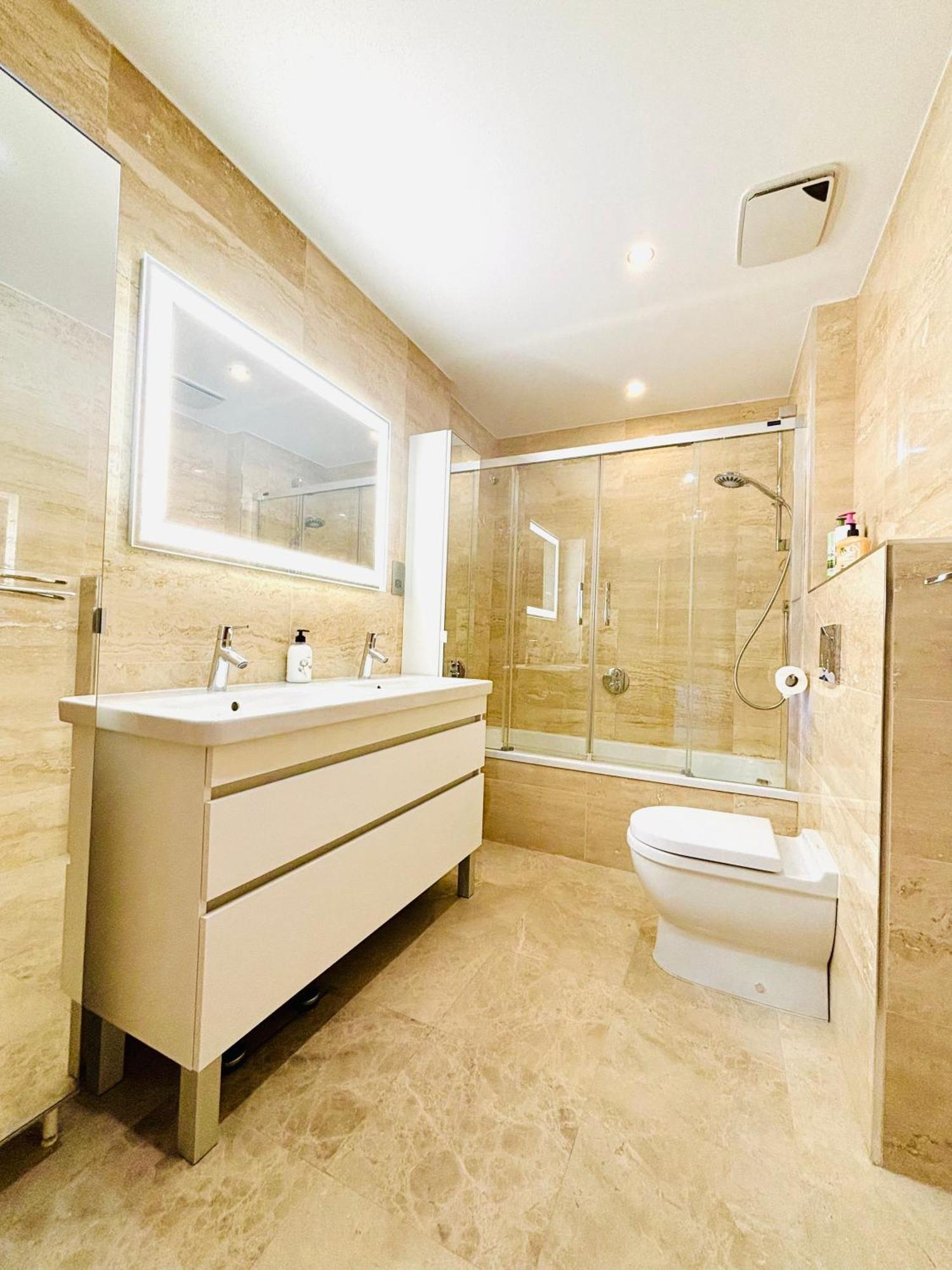 Ocean Village High Floor Luxury Modern Apartment Gibraltár Kültér fotó
